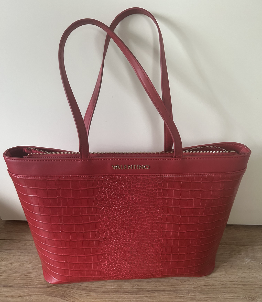 Nieuwe echt lederen Valentino shopper. Kleur is knalrood.
