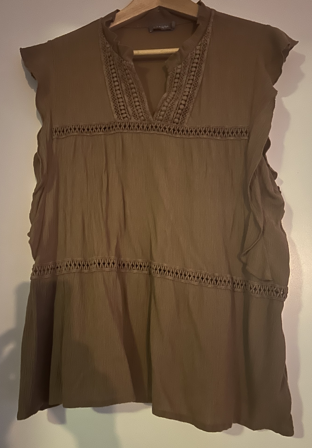 Mouwloze top van Geisha. Kleur Groen. Mt L