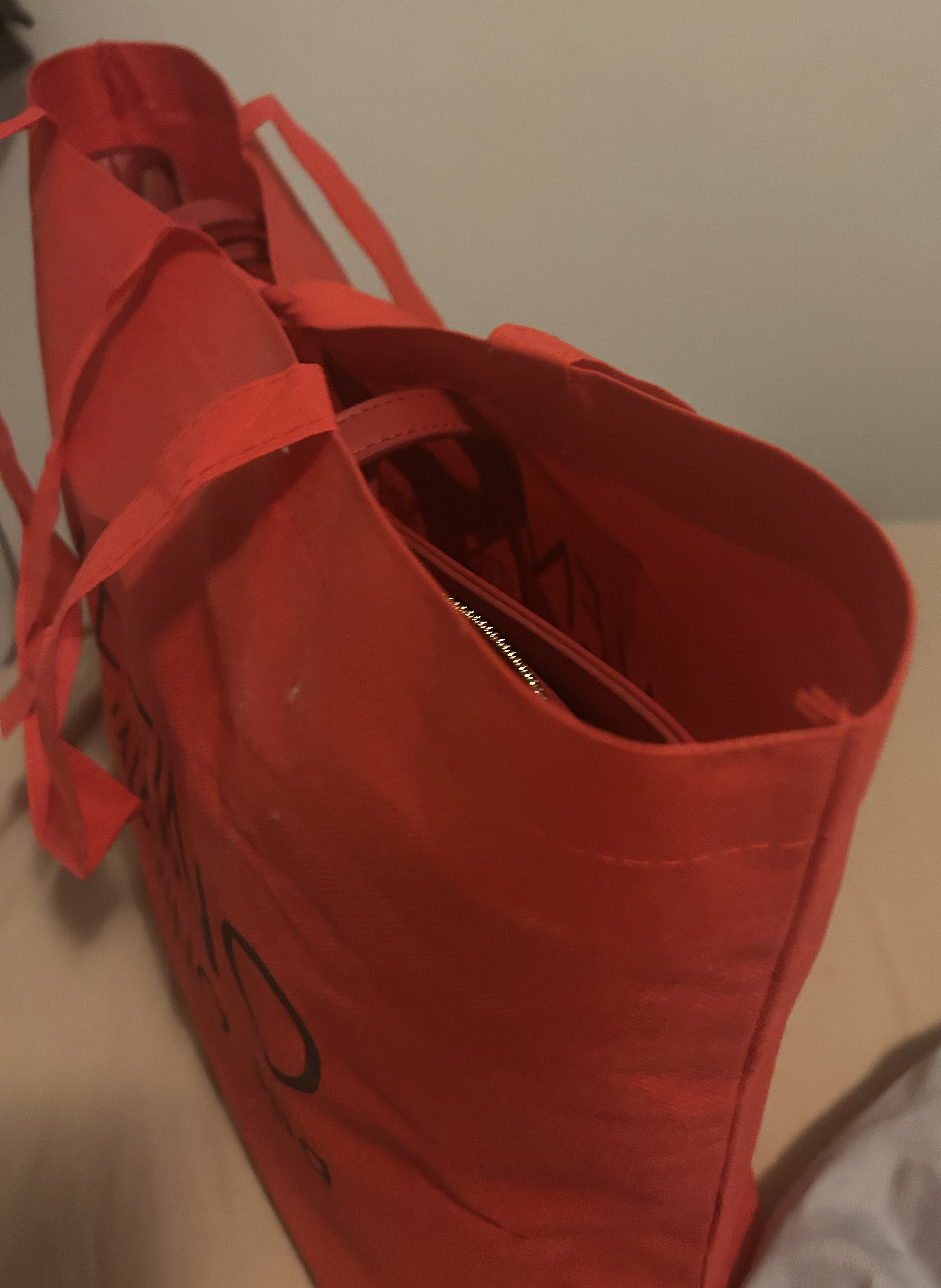 Nieuwe echt lederen Valentino shopper. Kleur is knalrood.