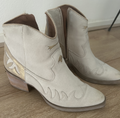 Nieuwe originele Spaanse boots. Echt leer. Beige met goud. Mt 39